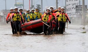 Tim penyelamat Jepang terus lakukan pencarian korban topan yang masih hilang
