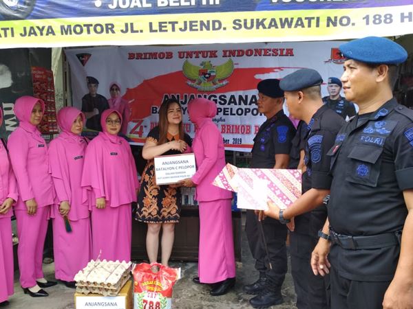 Jelang HUT Brimob, Danyon Beserta Bhayangkari Ranting Yon C Pelopor Anjangsana ke Rumah Purnawirawan
