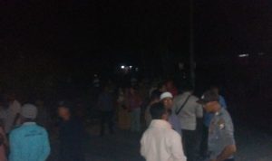 Bawa Lari Istri Orang, Rumah Warga Enpoang Selatan di Serang Massa