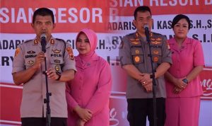 Antusias Ribuan Warga Hadiri Acara Lepas Sambut Kapolres Bone