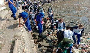 WhatsApp Image 2019-12-01 at 11.44.33 Baksos Bersih Pantai dalam rangka HUT Polairud Ke-69 Tahun 2019