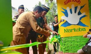 Dalam rangka Memperingati Hari Anti Korupsi Internasional, Kepala Kejaksaan Negeri Bone Resmikan Kantin Kejujuran 