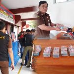 Terpidana Kasus Korupsi Mantan Kepala Desa Garaccing Menyerahkan diri dan Lakukan Pengembalian