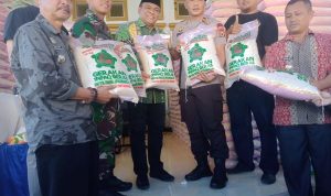 Lepas Beras Infaq dari OTA, Bupati Bone Janji Infakkan 10 Persen Gajinya Untuk Kebutuhan anak yatim dan Hafis