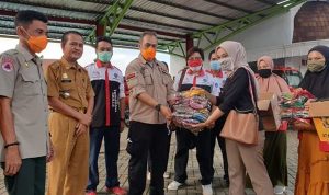 UPT BLK Bone Serahkan Bantuan 1000 Masker Buatan Alumni BLK Garmen