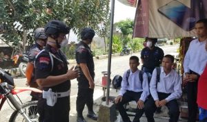 Personil Batalyon C Pelopor Lakukan Patroli dan sosialisasi COVID-19