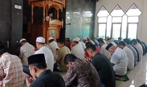 Berharap terhindar dari Coronavirus, Sejumlah masjid di Bone menggelar Do'a bersama saat shalat Jumat