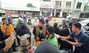 Lakukan Sosialisasi Bahaya COVID-17, PASKAS Bone Bagikan Masker dan Handsanitizer