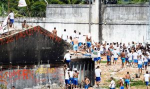 Ratusan narapidana kabur dari penjara jelang penguncian virus corona
