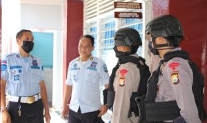 Cegah penyebaran Virus Corona, Brimob Batalyon C Pelopor Bone Rutin menggelar patroli