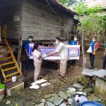 Gandeng APKLI, Indomaret Bone Salurkan Bantuan Paket Sembako kepada Kaum Duafa