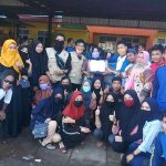 Bersama Kades, Relawan Desa Baruga Distribusikan Bantuan Untuk Korban Banjir di Bantaeng