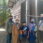 Pemdes Bonto Manurung Maros Bagikan BLT DD Tahap V Secara Door to door