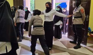 Puluhan Personil Polres Soppeng Lakukan pengamanan Seleksi CPNS