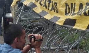 Tepuk Tangan, Catatan Pinggir Bahtiar Parenrengi