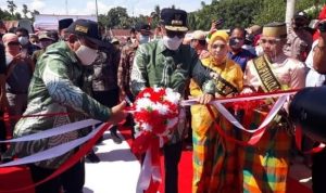 Gubernur Sulsel Resmikan Megah Proyek Jembatan Sungai Watu Saat Kunjungan Kerja di Bone