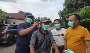 BPC Gapensi Bone Bersama KIS bagikan Masker kepada warga Jalan Sungai Citarung