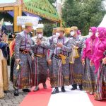 Kapolda Sulsel Didampingi Ketua PD Bhayangkara Hadiri Acara Peringatan Hari Jadi Bone Ke-691