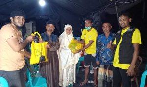 Arip Supporting Serahkan Bantuan Sembako Kepada Korna Kebakaran di Kelurahan Pallette