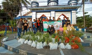 Hari Bumi Internasional, Pertanian Unismuh Makassar Gelar Aksi Mimbar Bebas dan Pembagian 1000 bibit pohon