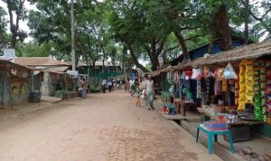 Bangladesh perintahkan penguncian kamp-kamp Muslim Rohingya ketika kasus COVID-19 melonjak