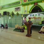 Jalin Silaturahmi, Panit Binmas bersama Bhabinkamtibmas Kelurahan Bajoe hadiri pembukaan festival ramadhan 1442 H