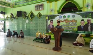 Jalin Silaturahmi, Panit Binmas bersama Bhabinkamtibmas Kelurahan Bajoe hadiri pembukaan festival ramadhan 1442 H