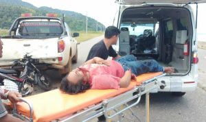 Tabrak Mobil Mogok di Pinggir Jalan Bay Pass Lasusua, Penegendara Satria FU Dilarikan Ke rumah Sakit