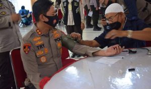 Sambut HUT Bhayangkara ke-75, Polres Bone Menggelar Baksos Donor Darah