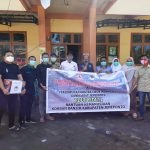 PDUI Sulsel lakukan pemeriksaan kesehatan dan serahkan bantuan sembako kepada korban banjir di Jeneponto