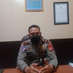 Kanit Regiden Satlantas Polres Bone terus lakukan sosialisasi Prokes dan Vaksinasi kepada warga yang mengurus pajak di Samsat