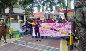 Gelar Aksi, Pemuda dan Mahasiswa Desak Polres dan Kejari Jeneponto Tuntaskan Kasus Penganiayaan di Desa Bontocini