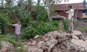 Tanggul Belum Diperbaiki Jelang Musim Hujan, Warga Desa Tarowang Merasa Takut dan Trauma