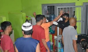 Antisipasi Adanya Barang Terlarang, Petugas Lapas Kelas IIA Watampone Geledah Blok dan Kamar Hunian WBP