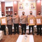Sejumlah Polisi Sahabat Anak Personil Polda Sulsel dianugerahi piagam penghargaan Kak Seto Award 2021