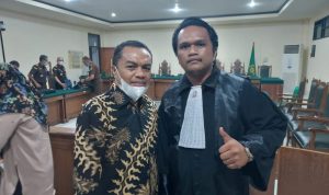 Ketgam : Sugirman Silondae S.H.Bersama Klien Mantan Kadis ESDM Provinsi Sulawesi Tenggara Dr Buhardiman