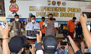 WhatsApp Image 2022-02-09 at 19.19.39 Konfenrensi Pers, Kapolres Bone Ungkap Penangkapan Empat Pelaku Lahgun Narkoba