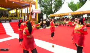 Tampilkan Tari Pabbarani Makkundrai Pada Puncak HJB ke-692, SSB BSF IAIN Bone Curi Perhatian Mantan Mentan RI