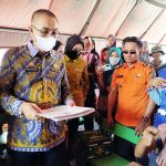 Disdukcapil Jeneponto Lengkapi Berkas Kepndudukan dan Beri Bantuan Kepada Korban Kebakaran di Biring Kassi