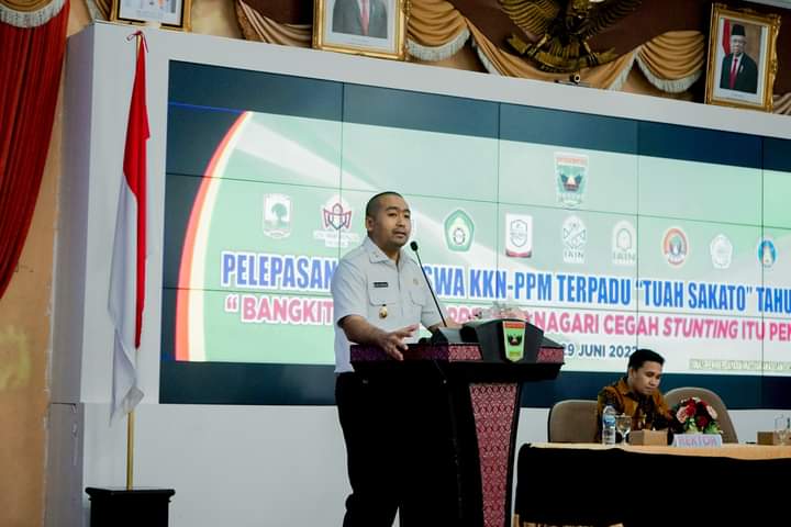 Wagub Sumatra Barat Audy Joinaldi Lepas 420 Mahasiswa KKN