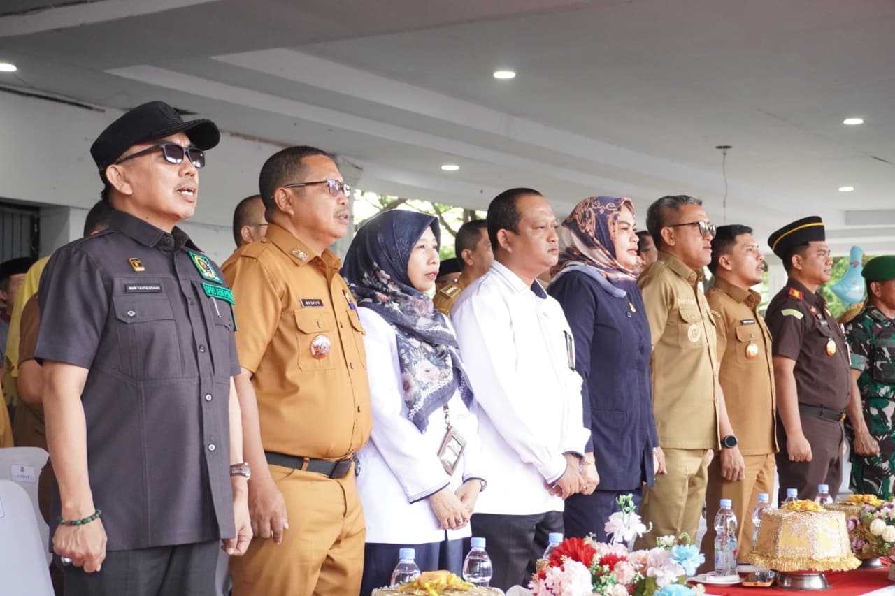 Pemerintah Kabupaten Jeneponto Serahkan 6.139 SK PPPK Paruh Waktu

 